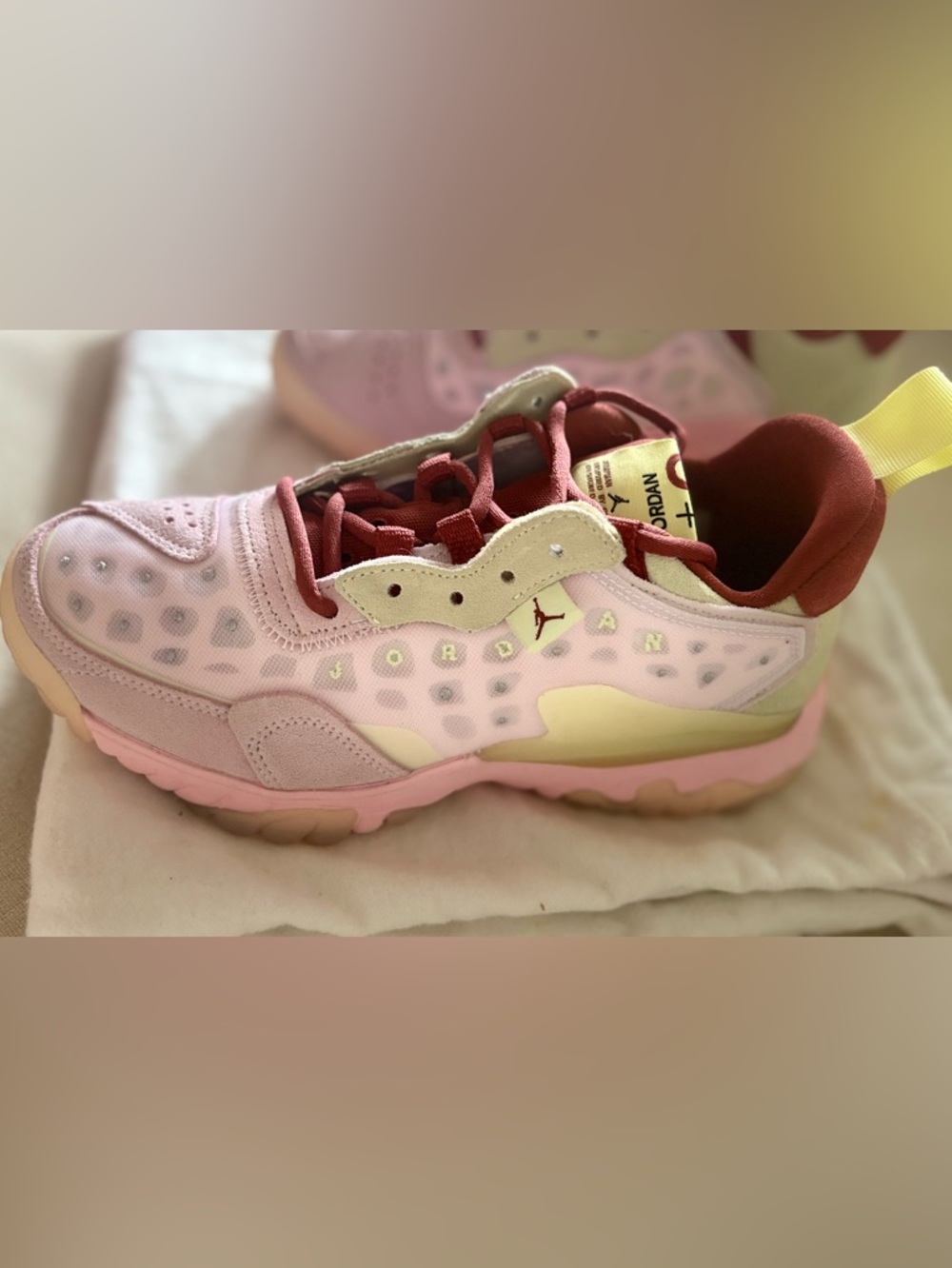 2021 Jordan Delta 2 Pink & Burgundy - Picture 5 of 9